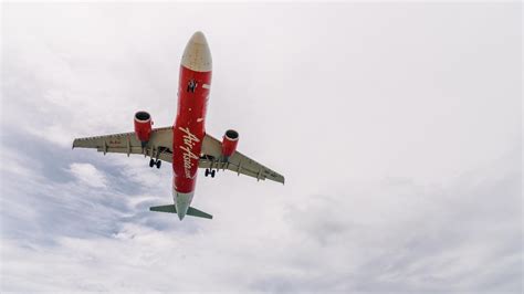 technical issue on airasia flight sends plane plummeting hostesses started screaming fox news