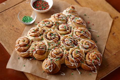 But not all holiday treats are created equal. Cinnamon Roll Christmas Trees - Fleischmann's Yeast - so ...