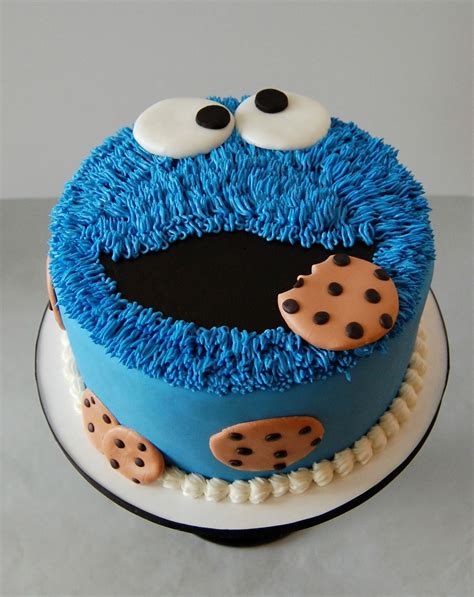 √ Easy Cookie Monster Cake