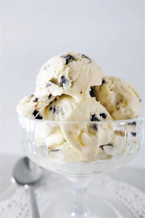 I refused to settle for sorbet, and wanted to enjoy sweet, creamy bliss just like everyone else. mint chocolate chip ice cream vert - Flaky Bakers