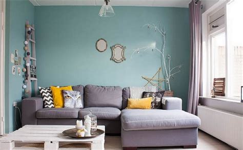 warna ruang tamu hijau tosca rancangan desain rumah minimalis