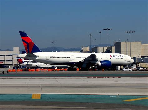Delta Air Lines Fleet Boeing 777 200lr Details And Pictures