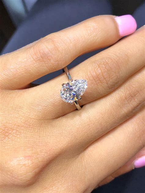 9 Stunning Pear Shaped Diamond Engagement Rings Raymond Lee Jewelers