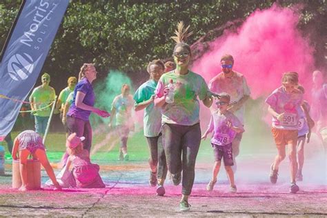 How To Organize A School Colour Run With Coloured Powder