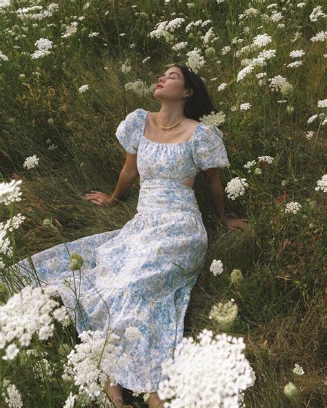 Easy Summer Outfit Idea Floral Print Midi Dress — Sarah Christine