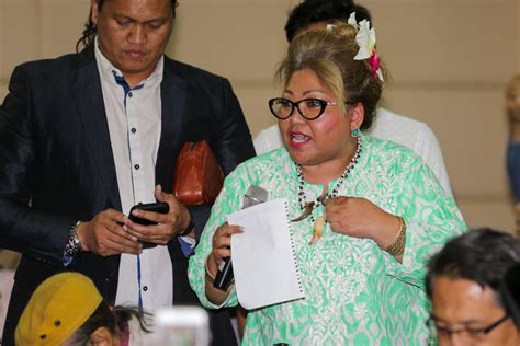 Over ten years working experience, siti zabedah binti kasim is a famous lawyer now. Jamil Khir Tidak Gentar Disaman Asalkan Siti Kassim ...