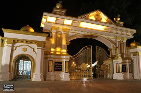 Wat nikrodharam and aman central are also within 1 mi (2 km). Heritage Trail Of Alor Setar , Kedah | Malaysia