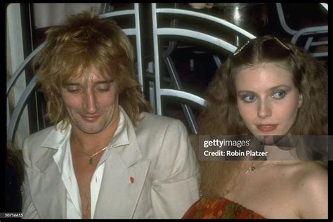 Singer Rod Stewart With Singer Bebe Buell November 1977 News Photo