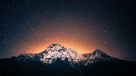 1366x768 Shooting Stars Over Annapurna Mountains 4k 1366x768 Resolution