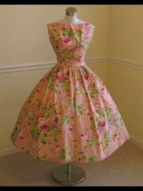 This Dress Makes Me Want To Have A Tea Party Vintage Floral Dress