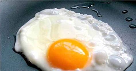 Para hacer huevos revueltos para el desayuno deberás llevar una olla al fuego con un chorrito de aceite de oliva y un poquito de mantequilla. 11 formas diferentes de preparar los huevos - Recetas de ...
