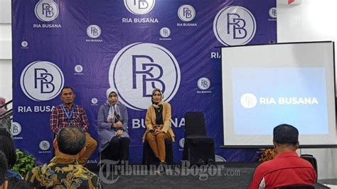 Gaji youtuber ria ricis vs gaji youtuber pemula tutorial melihat pendapatan para youtuber. Gaji Di Ria Busana / Ria Busana Garut Jawa Barat / Ria ...