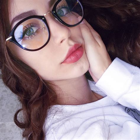 Ver Esta Foto Do Instagram De Haquilaoliveira • 23 Mil Curtidas Mädchen Mit Brille Brille