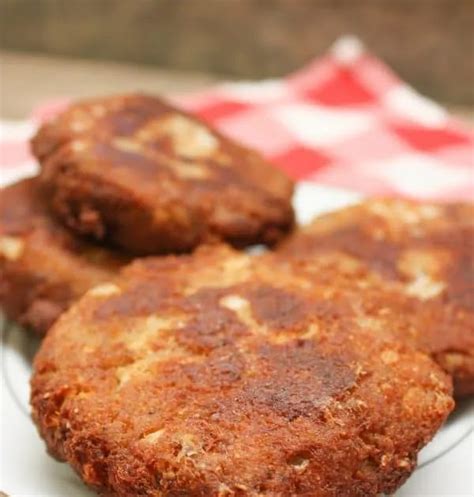 The only ingredients absolutely needed for this recipe are canned salmon and. Make Salmon Cakes Stick Together - Crispy Salmon Potato Cakes Recipe Gluten Free From Scratch ...