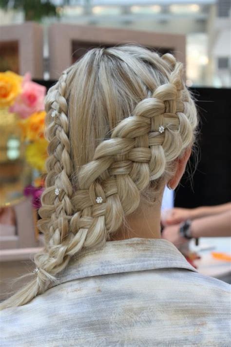 22 Awesome Unique Wedding Hairstyles Ideas Magment