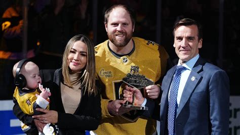 Kessel Becomes 1st In Nhl History To Play 1000 Straight Youtube