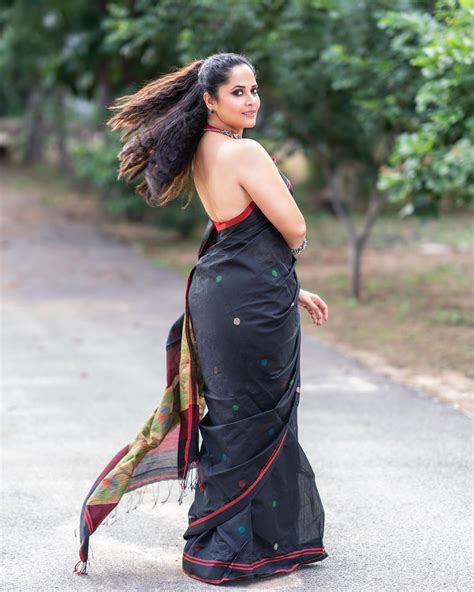 Anasuya Bharadwaj In Black Saree Photos