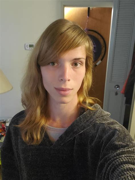 24 Mtf How Do I Look Today No Makeup Because My Job Is Impossible With It R Transpassing