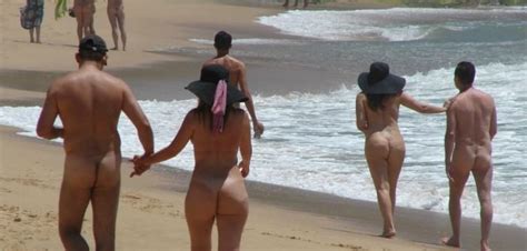 Entre as 9 principais leis dos vereadores do Rio está o nudismo em