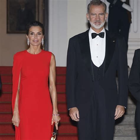La Reina Letizia Rescata Su Vestido Rojo Más Icónico En Una Cena De