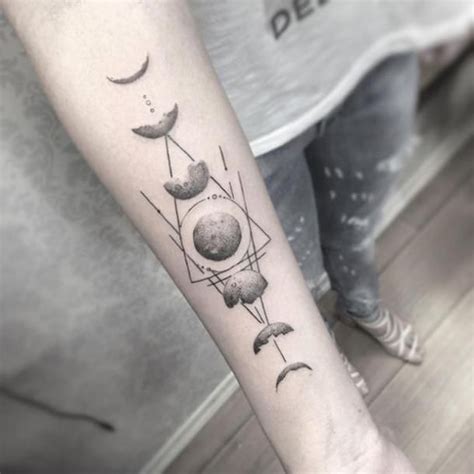 30 Minimalist Moon Phase Tattoo Ideas For Your Next Ink Cool Small