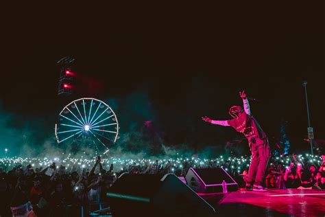 We have an extensive collection of amazing background images carefully chosen by our community. Travis Scott Capped His Wild Year at Houston's Astroworld ...
