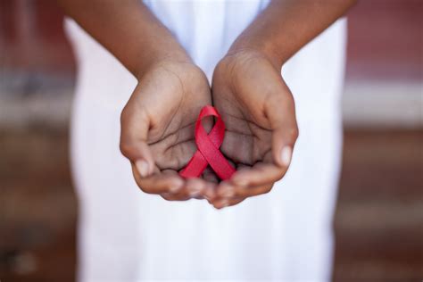 The Global Hivaids Epidemic Explained In 3 Charts On World Aids Day