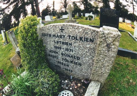 For all things tolkien, the lord of the rings, the hobbit, silmarillion, and more. JRR Tolkien's grave taken by Steve Egglestein | Jrr ...