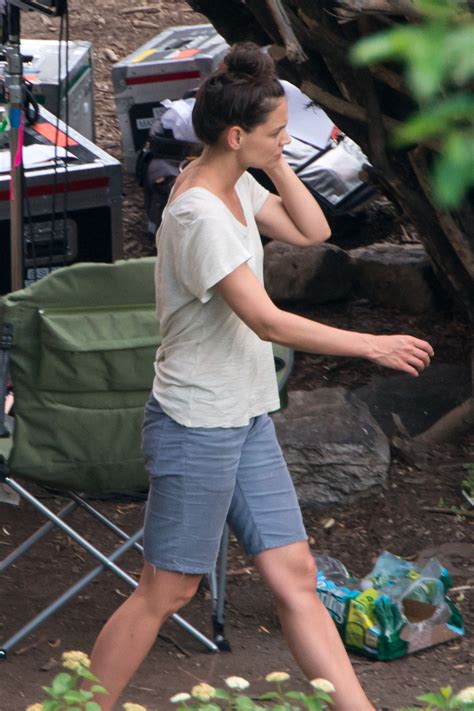 Stars Without Makeup Katie Holmes Looks Rad Again PHOTO HuffPost