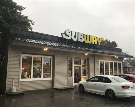 Witness Told Police Alleged Subway Robber Claimed To Have Gun Knife