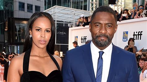 Idris Elba Proposes To Model Girlfriend Sabrina Dhowre In Front Of