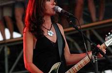 bangles susanna hoffs female rickenbacker guitar guitarist players girl guitars famous then now