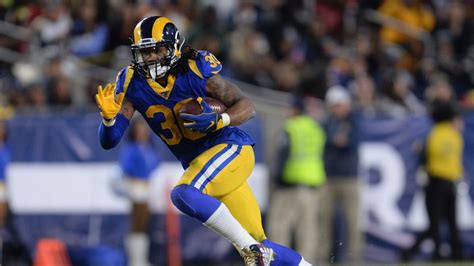 falcons sign former rams rb todd gurley to one year deal