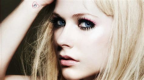 Hd Wallpaper Avril Blondes Blue Celebrity Eyes Lavigne Portraits Women Wallpaper Flare