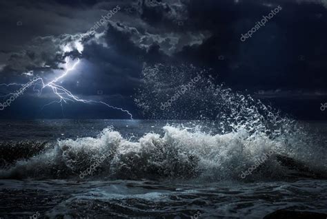 Pmages Storms On The Ocean Dark Ocean Storm With