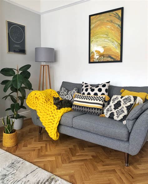 Grey And White Living Room With Yellow And Monochrome Pickndecorhome