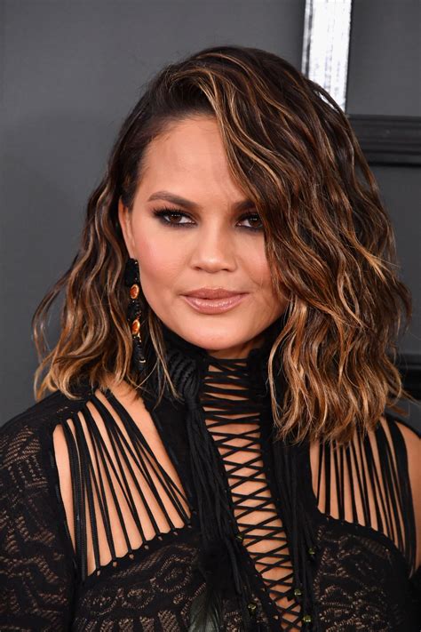 chrissy teigen s new haircut deserved its own award at the 2017 grammys glamour