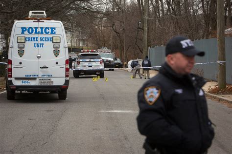 New York Police Shoot Man Wearing Ballistics Vest The New York Times