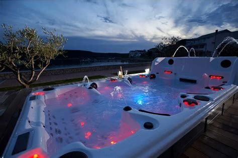 Sunrans Luxury Large Acrylic 12 Person Outdoor Dual Zone Big Swim Spa Pool With Balboa Control