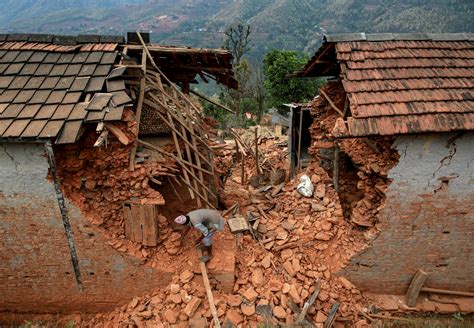 Rescuers In Nepal Reach Remote Communities Al Jazeera