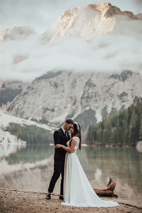 Wedding Elopement Lago Di Braies Pragser Wildsee Couple Photos 0038