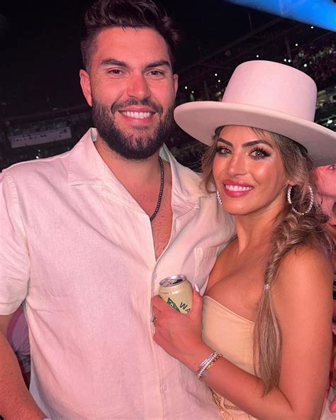 Eric Hosmer Wife Kacie Mcdonnell Is A Famous Reporter