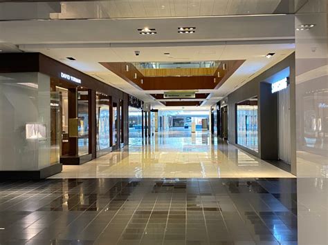 Houston's Galleria Mall Reopens With a Very Different Look — Inside a ...