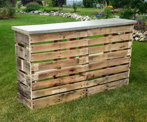 diy pallet bar ideas and projects elly s diy blog