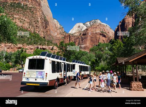 Park Den Bus Fotos Und Bildmaterial In Hoher Auflösung Alamy