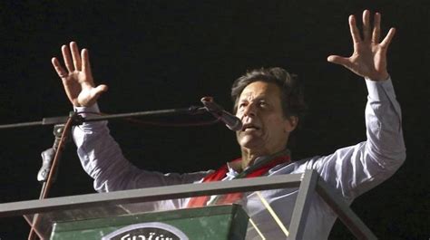 Imran Khans Rising Popularity Could Deepen Pakistans Economic Crisis