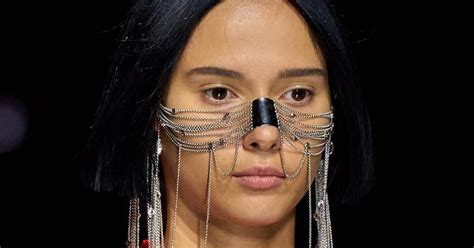 The 6 Jewelry Trends Of Fashion Week Springsummer 2023 Kabah News