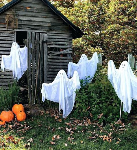 34 Halloween Decor Ideas That Scary In Backyard