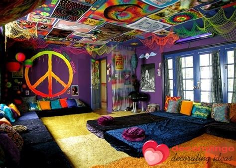 Bedroom design ideas for hippie style bedroom would give real joy for bright colors lovers! Cool Hippie Bedroom Ideas