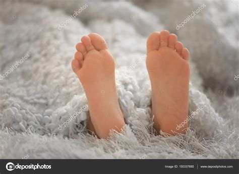 Bare Feet Of Little Child — Stock Photo © Belchonock 150337680